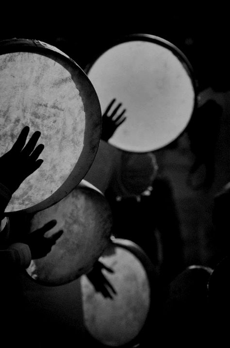 Moroccan Aesthetic, Drum Circle, Edward Weston, Tambourine, Photography Inspo, Black Aesthetic, White Photography, Drums, Art Photography