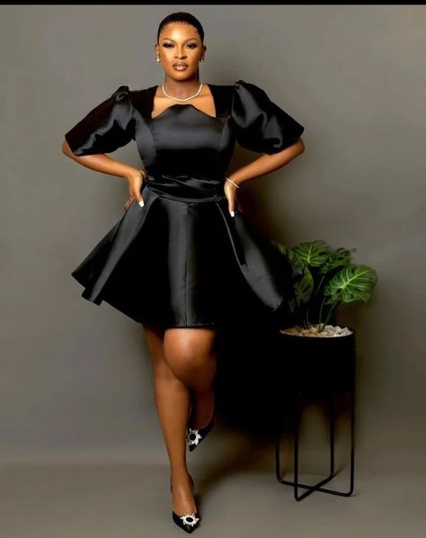 Amazing short dress owambe styles you should consider. - Stylish Naija Simple Short Gown, Flare Gown Styles, Low Neck Tops, Corporate Gowns, Owambe Styles, Body Shapes Women, Unique Ankara Styles, Stylish Naija, Natural Hair Short Cuts