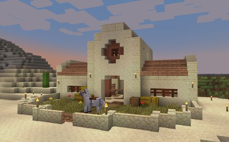 A small desert horse stable. : Minecraft Small Desert House Minecraft, Minecraft Desert Horse Stable, Camel Minecraft Stable, Desert Stables Minecraft, Minecraft Desert Village Ideas, Camel Stable Minecraft, Minecraft Desert Market, Minecraft Houses Desert, Camel House Minecraft