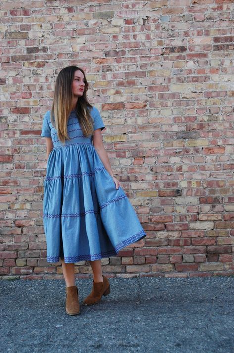 How to Sew a Tiered Dress with Trim - WeAllSew Layered Dress Pattern, Tiered Dress Pattern, Boho Dress Pattern, Pola Rok, Diy Dresses, Simple Dress Pattern, Dresses Work, Making Clothing, Overalls Fashion