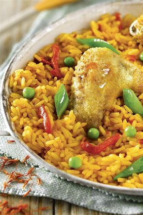 Paella Recipe Seafood, Gallo Pinto, Paella Valenciana, Paella Recipe, Spain Food, Spanish Dishes, European Food, Cooking Inspiration, Fat Burning Foods