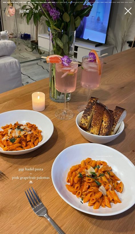 Aesthetic Dinner Ideas, Date Recipe, Girls Night In Food, Gigi Hadid Pasta, Hadid Pasta, Dinner Date Recipes, Recipes Aesthetic, Dinner Date Aesthetic, Girls Night Dinner