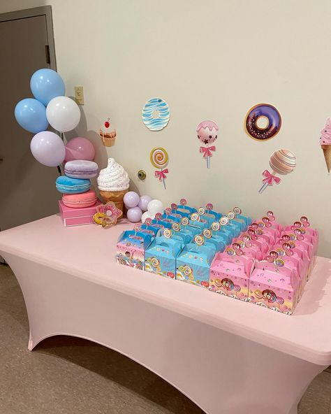 Sweets Table/ Party favors #birthday #partyfavors #birthdayparty #events #sweetone Table Party Favors, Party Favors Birthday, Sweets Table, Table Party, Favors Birthday, Party Table, Party Favors, Birthday Party, Birthday