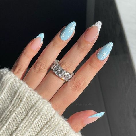 Sparkly Nail Designs, Blue Christmas Nails, Cute Spring Nails, Winter Nails Acrylic, Christmas Nails Easy, Winter Nail Designs, Winter Nail, Trendy Nail Design, Festival Nails