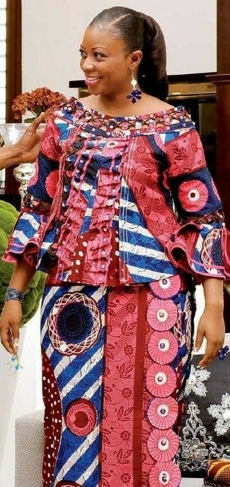 Love this design and you want to make for yourself? Are you a designer In need Of a tailor to work with ? Call or whatSapp Gazzy Fashion Consults on +2348144088142 Igitenge Fashion, Guopei Dress 2022, Adire Styles For Ladies 2022, Kitenge Fashion, Ankara Dress Designs, African Suit, Fab Dress, African Dresses Modern, African Wear Dresses