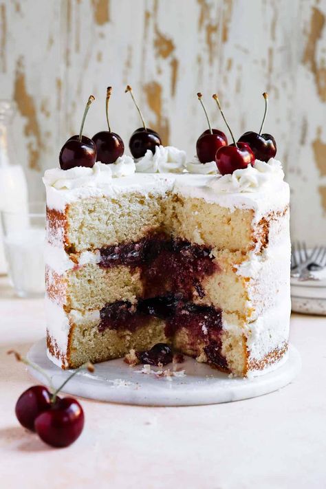 White Forest Cake Recipe, White Forest Cake, Coffee Cake Loaf, Cake Recipe Easy, Moist Vanilla Cake, Canned Frosting, Cherry Filling, Homemade Dessert, Homemade Birthday Cakes