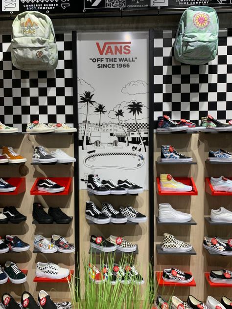 Vans Store, Shoes Store, Shoe Company, Vans Off The Wall, Shoe Store, Off The Wall, Vans Shoes, Holiday Decor