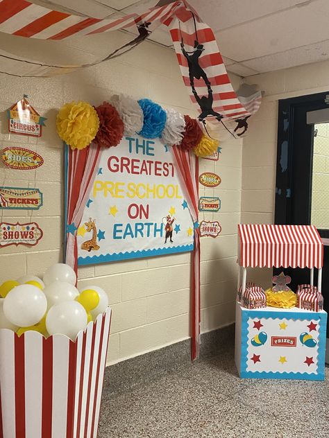 Circus Themed Pre-K Photo Corner. Circus Theme Classroom Decorations, Circus Classroom Door, Circus Bulletin Board Ideas, Circus Classroom Theme, Preschool Circus, Circus Classroom, Daycare Classroom, Circus Cookies, Life Skills Classroom