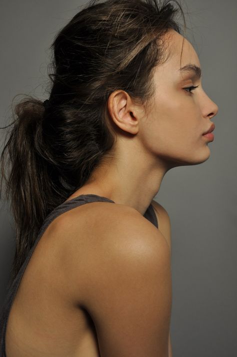 Luma Grothe Side Profile Woman, Luma Grothe, Perfect Nose, Make Up Inspiration, Female Profile, Arte Inspo, Face Hair, 인물 사진, Messy Hairstyles