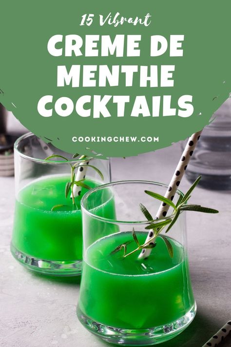 Shots With Creme De Menthe, Creme De Menthe Drinks, St Patty Drinks, Christmas Shots Alcohol, Peppermint Cocktail, Boozy Hot Chocolate, Unique Cocktail Recipes, Irish Drinks, Christmas Shots