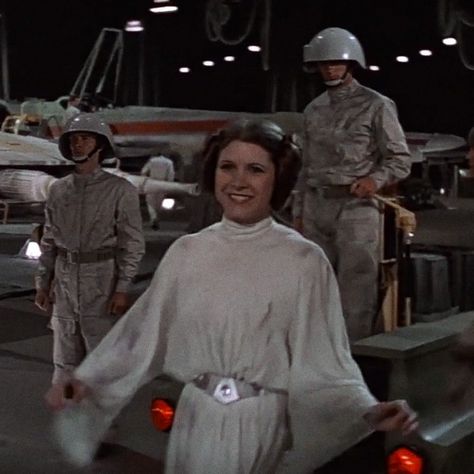 Carrie Fisher Princess Leia, Star Wars A New Hope, Female Icons, Star Wars Episode Iv, Han And Leia, Star Wars Princess Leia, Star Wars 1977, Kin List, Star Wars 2