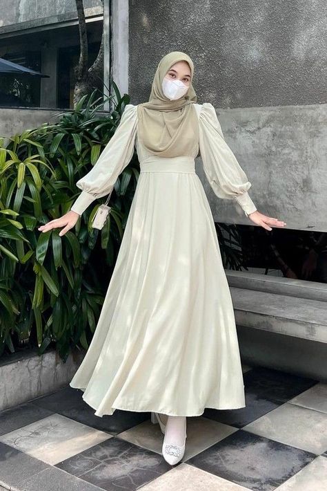 [PaidLink] 94 Most Pinned Muslim Fashion Dress Abayas Insights To Save Right Now #muslimfashiondressabayas Muslim Fashion Dress Abayas, Pola Kaftan, Coquette Hijab, Model Baju Hijab, Kaftan Hijab, Gamis Simple, Dress Muslim Modern, Braidsmaid Dresses, Non Hijab