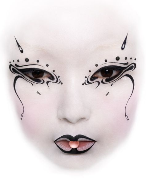 Unique Goth Makeup, Black And White Makeup, Funky Makeup, Drag Make-up, Punk Makeup, Face Art Makeup, Graphic Makeup, Rave Makeup, White Makeup