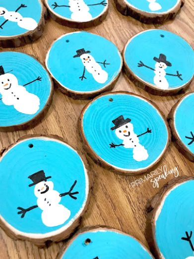 Wood Slice Snowman, Xmas Crafts Kids, Robin Art, Christmas Door Decorating Contest, Circle Crafts, Student Christmas Gifts, Kids Christmas Ornaments, Christmas Kindergarten, Christmas Activities For Kids