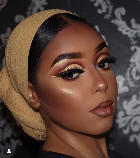 New York Makeup Looks, Bold Eyeshadow Looks, Makeup Clients, African Makeup, Maquillage Yeux Cut Crease, Birthday Makeup Looks, Black Smokey, Makeup For Black Skin, Queen Shop