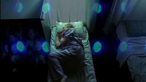 Requiem For A Dream Sara Goldfarb, Requiem For A Dream Cinematography, Ellen Burstyn, Iconic Films, Requiem For A Dream, Girly Movies, Rule Of Thirds, I Luv U, Cinematic Photography