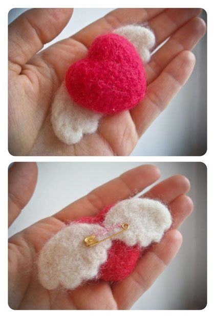 Felted Valentines Crafts, Needle Felting Heart, Valentines Needle Felting Ideas, Needle Felted Valentine Ideas, Felted Hearts, Tovad Ull, Felt Hair Accessories, Needle Felting Tutorial, Needle Felting Diy