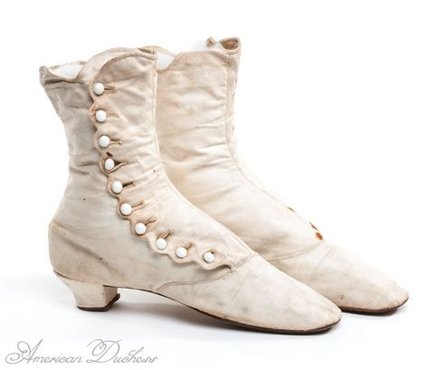 1860s Button Boots with Scalloped Fly ~ American Duchess 1870s Shoes, 1900 Shoes, Edwardian Boots, Historical Accessories, Fantasy Shoes, Fashion Evolution, Century Shoes, American Duchess, 1870s Fashion