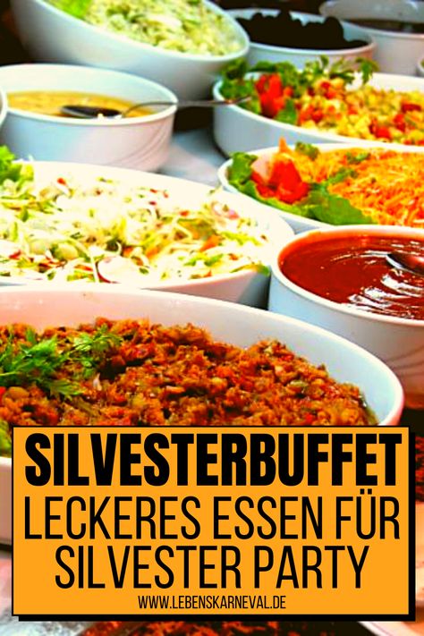 Wenn Sie die Silvesterparty zuhause veranstalten, haben Sie, als Gastgeber vieles zu tun. Wir haben hier Ihr Partyessen abgedeckt. Hier finden Sie alles für den Silvesterbuffet. Leckere Rezepte und atemberaubenden Desserts. #silvester #buffet #silvesterbuffet #essen #trinken #spass #freude #familie #freunde #neujahr #neuesjahr #newyearseve #liebedurchdenbauch #party #countdown #fingerfood #tradiotionel #mitternacht #mitternachtssuppe #gulasch #lebenskarneval Silvester Food, Party Essen, Budget Party, Fingerfood Party, Party Finger Foods, Party Buffet, Brunch Party, Low Budget, Special Recipes