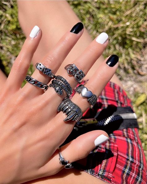 #rings #jewelry #jewellery #stainlesssteelrings Skater Nails, Skater Bracelets, Emo Jewelry, Chain Butterfly, This Week, Javon Walton, Crying Face, Friends To Lovers, Grunge Jewelry