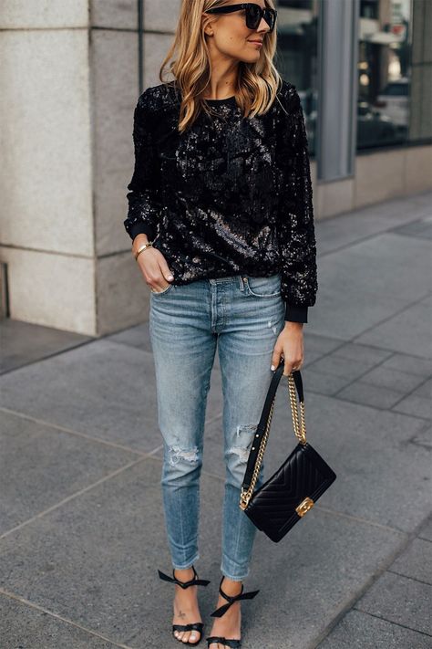 15 Best New Years Eve Outfits for 2021 New Years Eve Outfits Plus Size, New Years Eve Outfits Casual, Casual New Years Eve Outfits, Sequins Top Outfit, New Year’s Eve Outfit, Outfits New Year, Looks Jeans, Black Sequin Top, Top Jeans