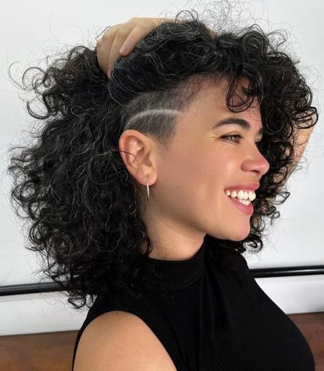 Side Undercut for Medium-Length Curls Curly Hair Shaved Side, Shaved Curly Hair, Medium Undercut, Undercut Curly Hair, Undercut Hairstyle, Undercut Hairstyles Women, Curly Undercut, Undercut Long Hair, Shaved Side Hairstyles