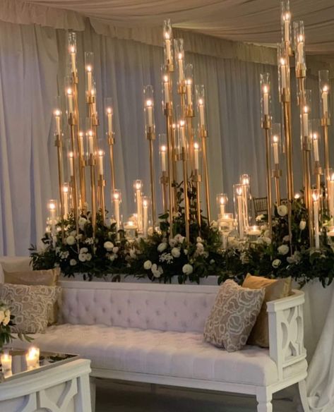 Love Centerpieces, Modern Glam Wedding, Gold Wedding Centerpieces, Art Deco Wedding Theme, Bride Groom Table, Madison Wedding, Wedding Stage Design, Emerald Green Weddings, Unusual Weddings