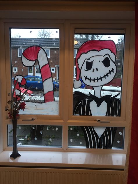 Disney Christmas Window Painting, Nightmare Before Christmas Window Art, Cute Christmas Window Paintings, Nightmare Before Christmas Window, Christmas Window Painting Easy, Christmas Window Art, Window Paintings, Nightmare Before Christmas Tree, Window Paint