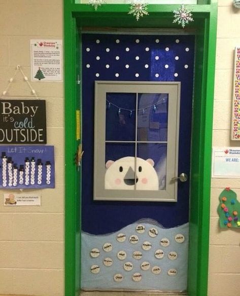 Christmas Craft Primary School, Winter Door Preschool, Polar Bear Door Decoration, Bear Classroom Door, Winter Theme Classroom Door, Holiday Classroom Doors, Winter Classroom Door, Classroom Door Decorations, Door Decorations Classroom Christmas