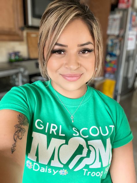 Scout Mom Shirt, Girl Scout Shirts, Girl Scout Mom, Daisy Troop, Scout Mom, Daisy Scouts, Daisy Girl Scouts, Girl Scout Ideas, Brownie Girl Scouts