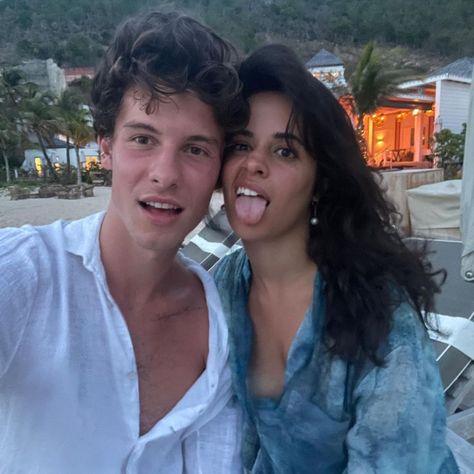 Camilla And Shawn, Camila And Shawn, Shane Mendes, Shawn Mendes And Camila Cabello, Shawn And Camila, Justin Selena, Camila Mendes, Famous Couples, Ed Sheeran