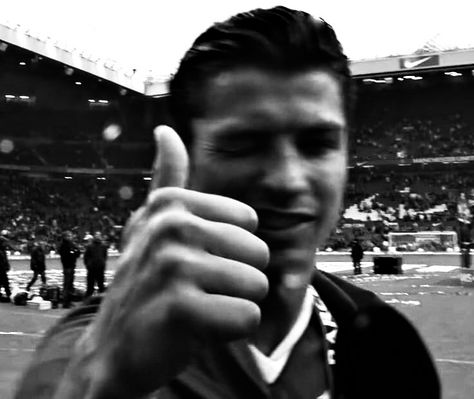 Cristiano Ronaldo Profile, Ronaldo Profile, Cr7 Photos, Batman Comic Wallpaper, Ronaldo Photos, Cr7 Wallpapers, Cristino Ronaldo, Vagabond Manga, Cristiano Ronaldo Wallpapers