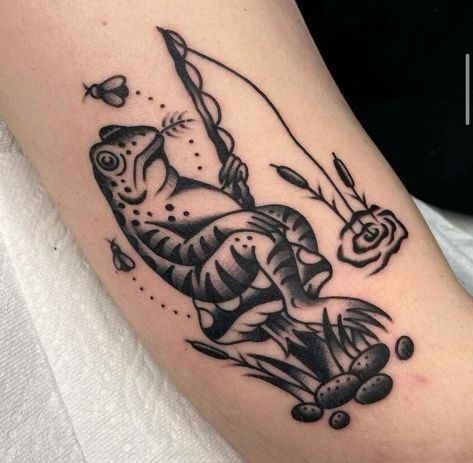 Fishing Frog Tattoo, Frog Fishing Drawing, Trad Animal Tattoo, Frog Traditonal Tattoo, Trad Frog Tattoo, American Traditional Frog Tattoo, Frog Tattoo Traditional, Frog Flash Tattoo, Traditional Frog Tattoo