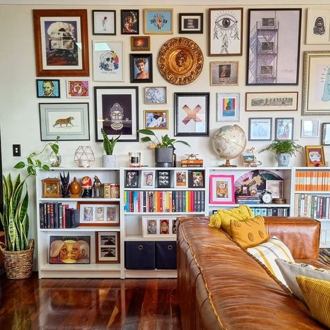 ᵐⁱˢᵐᵃᵗᶜʰᵉᵈ 𝖍𝖔𝖒𝖊 on Instagram: “just learned there's a design trend called "cluttercore" 📚 is this it? 🧐 next up: our "grand millennial" sitting room 🛋 - word perfect…” Mismatched Room Aesthetic, Mismatched Interior Design, Decorating Ideas For Living Room Walls, Cluttercore Living Room, Maximalist Room, Modern Maximalist Decor, Grand Millennial, Gallery Wall Inspiration, Home Decor Ideas Living Room