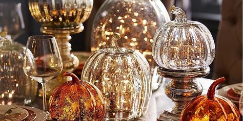 Elegant Halloween decor that wont clash with the decor in your luxury home  #eleganthalloweendecor Halloween Wedding Centerpieces, Candle Cloche, Pottery Barn Fall, Modern Fall Decor Ideas, Halloween Chic, Elegant Halloween Decor, Halloween Decor Diy, Modern Fall Decor, Classy Halloween