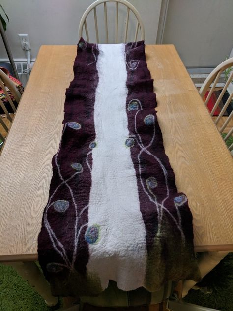 Felted Table Runners, Felting Designs, Felt Ideas, Table Runner And Placemats, Hand Felted, Wet Felting, Felted Wool, Kotatsu Table, Needle Felting