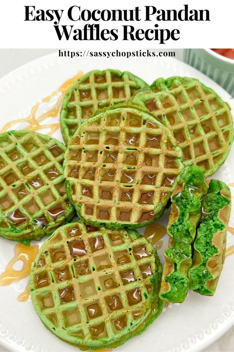 Vietnamese Pandan Waffle Recipe, Pandan Waffles Vietnamese, Pandan Waffle Recipe, Pandan Waffle Recipe Vietnamese Dessert, Vietnamese Pandan Dessert, Pandan Extract Recipes, Pandan Mochi, Pandan Waffles, Pandan Dessert