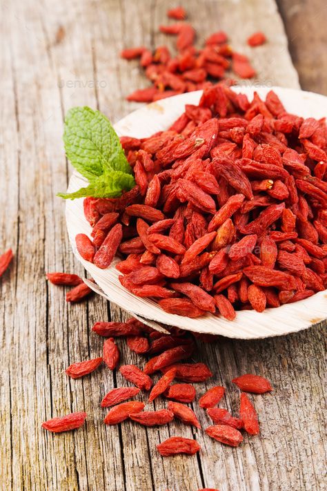 Ayurvedic Hair Care, Ayurvedic Hair, 2023 Year, Goji Berry, Dried Strawberries, Berry Smoothie, Nature Garden, Goji Berries, Poultry Recipes