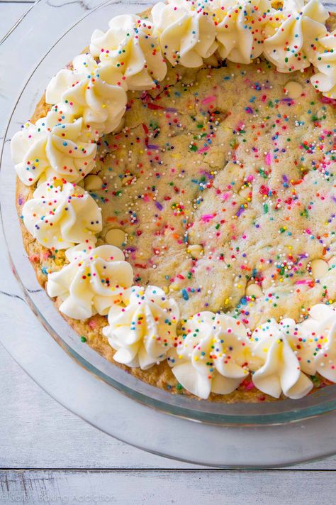 Funfetti Cake Cookies, Sugar Cookie Cake Recipe, Sugar Cookie Cake, Easy Vanilla Frosting, Birthday Cake Alternatives, Sugar Cookie Cakes, Sugar Cookie Bars, Cookie Cake Recipe, Soft Bakes