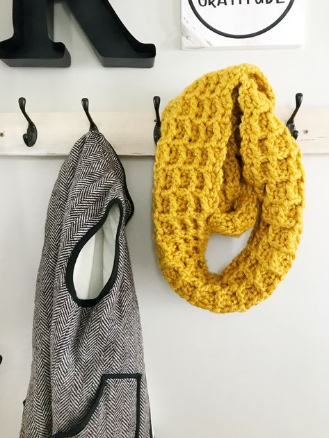 Crochet Waffle Stitch Infinity Scarf - Free Pattern - Place in Progress Crochet Waffle Scarf, Knitting Stitches Patterns, Crochet Patterns Hats Women, Crochet Sock Pattern Free, Crochet Waffle, Crochet Blanket Edging, Infinity Scarfs, Crochet Waffle Stitch, Crochet Triangle Scarf