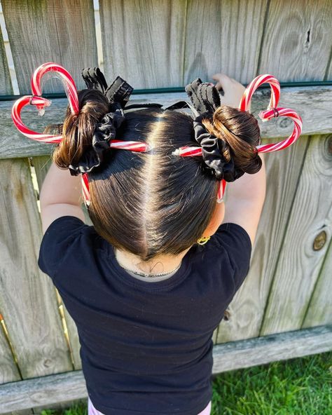 Fun Christmas Hairstyles For Kids, Christmas Hair Styles Kids, Snowman Hairstyles For Kids, Kid Christmas Hairstyles, Candy Cane Hairstyles For Kids, Christmas Crazy Hair Day At School, Christmas Hairstyles For Toddlers, Crazy Hair Day Ideas Christmas, Dress Like A Candy Cane Day At School