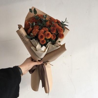 Plants Are Friends, Boquette Flowers, A Bouquet Of Flowers, Flowers Bouquet Gift, Bouquet Of Flowers, Brown Paper, Beautiful Bouquet, Flower Child, Love Flowers