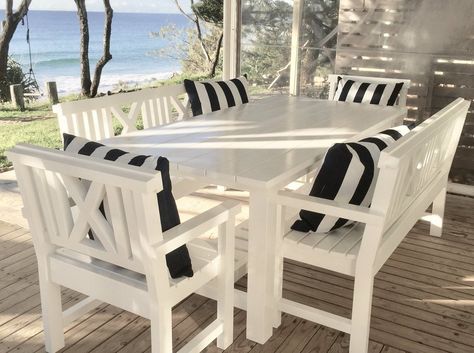 Beach Outdoor Dining Table | INTERIORS ONLINE Hamptons Dining Table, Hamptons Outdoor, Hamptons House Exterior, Outdoor Dining Ideas, Hamptons Dining, Dining Room Trends, Poolside Furniture, Lounge Interiors, Outdoor Dining Tables