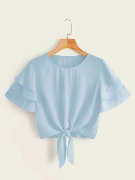 Trendy Dress Outfits, Fashion Tops Blouse, Trendy Fashion Tops, Hem Blouse, Crop Top Outfits, Fashion Attire, Women Blouses, Girls Fashion Clothes, Teenage Fashion Outfits