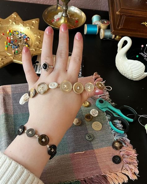 Ɠɾօէէօ🪡 | How to make a Button Bracelet ✨🪡 like friendship bracelets for crafters! #buttons #diyjewelry #jewlerymaking #sewing #crafts… | Instagram How To Make Button Bracelets, Button Jewelry Bracelets, Button Charm Bracelet, Button Bracelet Diy, Button Jewelry Diy, Goblincore Jewelry, Buttons Bracelet, Button Jewellery, Button Bracelets