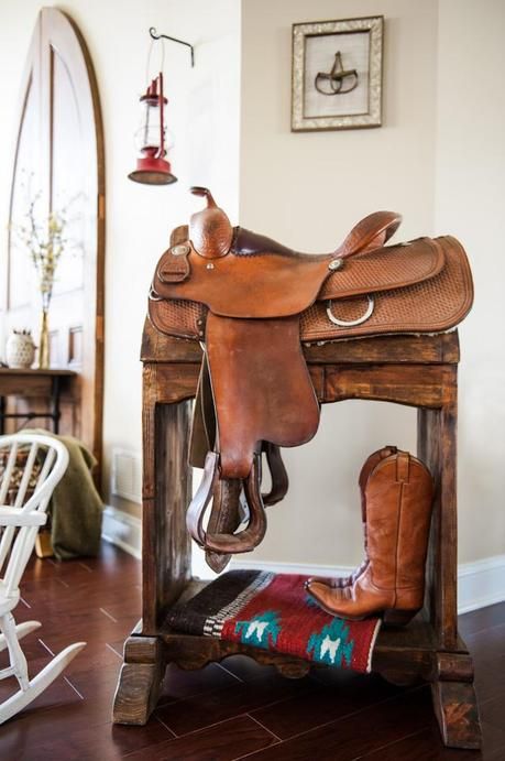 Equestrian Interior Design, Equestrian Interior, London House Interior, Horse Room, Western Interior, Western Rooms, Farmhouse Remodel, Equestrian Decor, Old Room