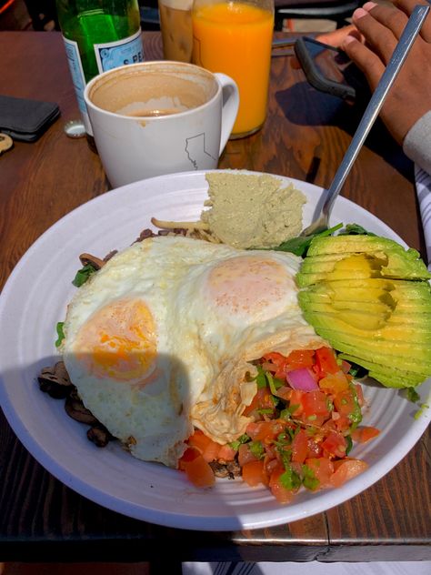 surfing, surfer, breakfast, eggs, toast, food inspo, foodie, avocado, san diego, california fresh, whole food Surfer Diet, Surfer Food, Eggs Toast, California Food, Breakfast Eggs, Food Inspo, San Diego California, Surfer Girl, Healthy Eats