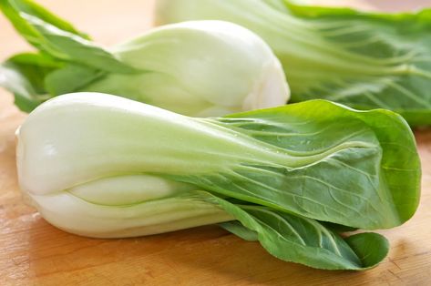 10 Tasty and Easy Bok Choy Recipes Bock Choy Recipes, High Protein Vegetables, Canh Chua, Low Calorie Vegetables, Chinese Stir Fry, Chinese Vegetables, Pak Choi, Cabbage Salad, Delicious Vegetables