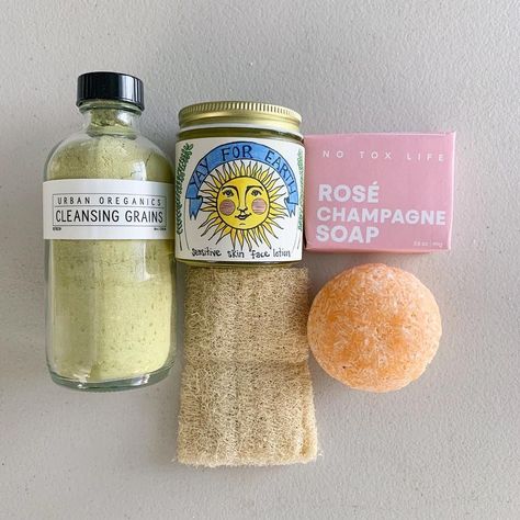 Zero Waste Hair Care, Zero Waste Aesthetic, Zero Waste Makeup, Waste Free Living, Zero Waste Store, Skin Goals, Soap For Sensitive Skin, Pretty Skin Care, Pretty Skin