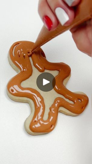 392K views · 4.7K reactions | ❤️ THE ORIGINAL GINGERBREAD MAN COOKIE CUTTER ❤️
This is the cookie shape I used to flip the Raindeer Cookie and the Moose Cookie I shared! 
They make... | By Beka | Facebook Gingerbread Cookies Design Ideas, Reindeer From Gingerbread Man, Reindeer Cookies From Gingerbread Men, Decorating Gingerbread Men Cookies, Gingerbread Men Cookies Decorated Ideas, Gingerbread Man Royal Icing Cookies, Christmas Hat Cookies, Gingerbread Man Sugar Cookies Decorated, Royal Icing Gingerbread Men